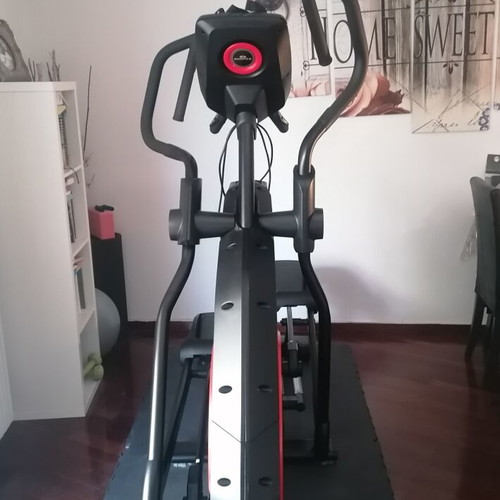Bowflex BXE226 elliptical machine like new, professional fitness