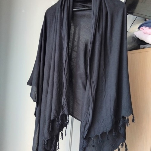 Black women's scarf with tassels, one size