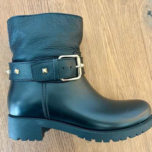 Feng Shoe ankle boots like new, size 38, black leather and rubber