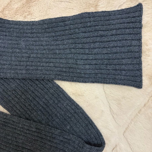 Wool hat and scarf set gray 100% new