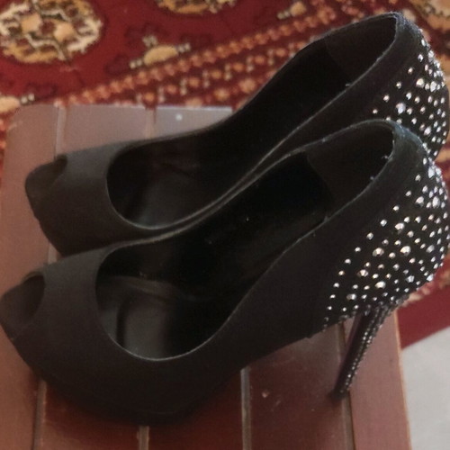 High-heeled shoes with rhinestones like new, size 40, black