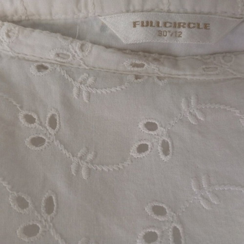 Women's white cotton skirt like new, broderie style