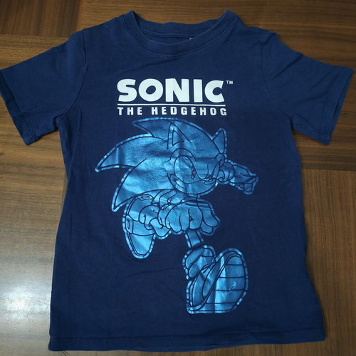 T-shirt H&M Sonic with metallic print, like new, size 122-128 cm