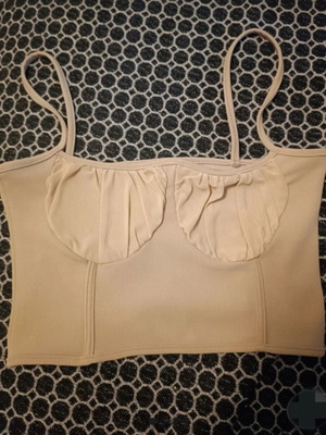 Boohoo crop top size 38, beige