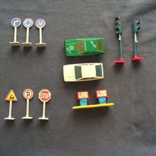 Joy Toy set used, includes cars and traffic signs