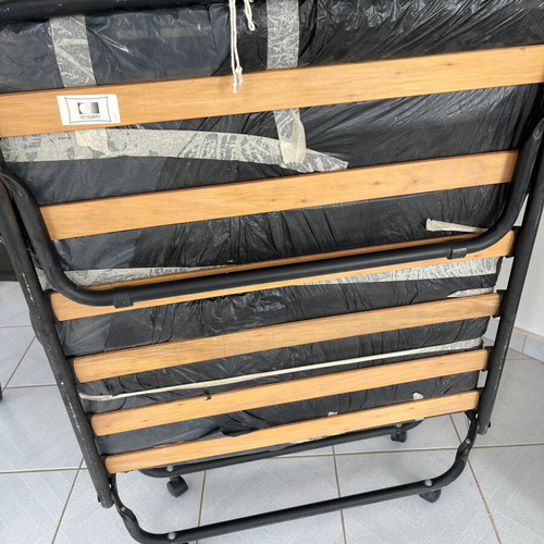 Folding Bed with Wooden Anatomical Slats Retigritti like new