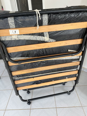 Folding Bed with Wooden Anatomical Slats Retigritti like new