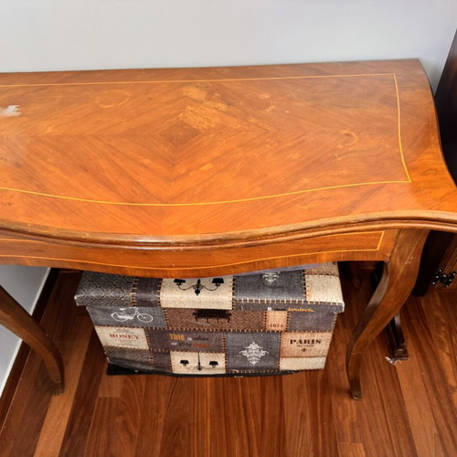 Classic wooden console table used with decorative veneer and marquetry