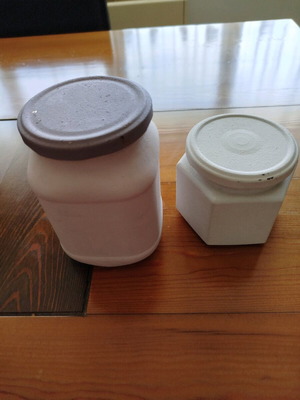 Glass jars used, set with screw lids, 720ml and 220ml