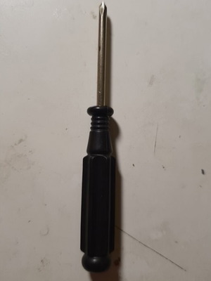 Screwdriver for computer screws like new