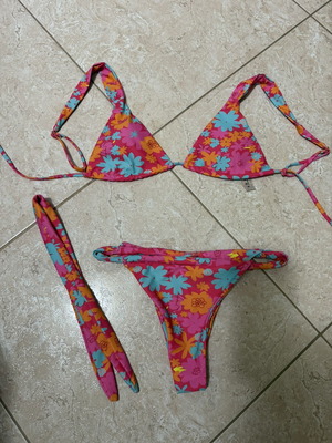 De Coro Floral Bikini Set size M with hair tie