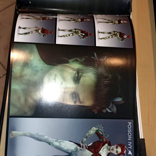 Batman Arkham Knight art book with comic issue 0, used
