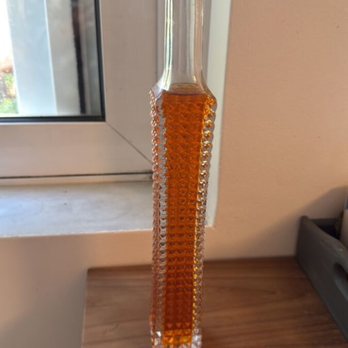 Kumquat liqueur new in diamond-shaped 200 ml bottle