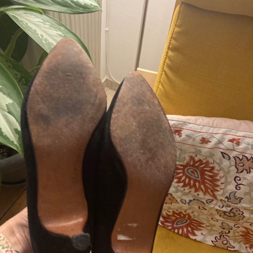 Minion suede vintage pumps used with bow and rhinestones