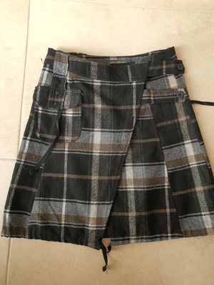 Φούστα Attrattivo like new, μαύρη και καφέ, με φερμουάρ και κουμπιά