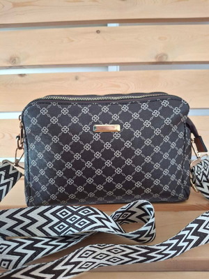 Crossbody bag like new, three compartments, brown and gold