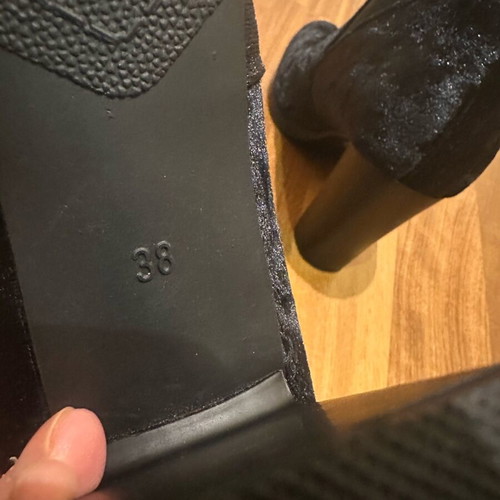 Black ankle boots like new, size 38