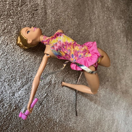 Barbie rhythmic gymnast doll with ribbon like new