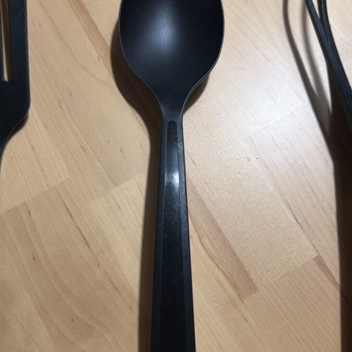 Kitchen utensil set like new, nylon spatula, spoon, whisk