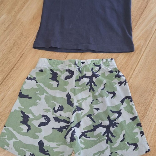 Adidas kids sports set for boys 3-4 years used, camo