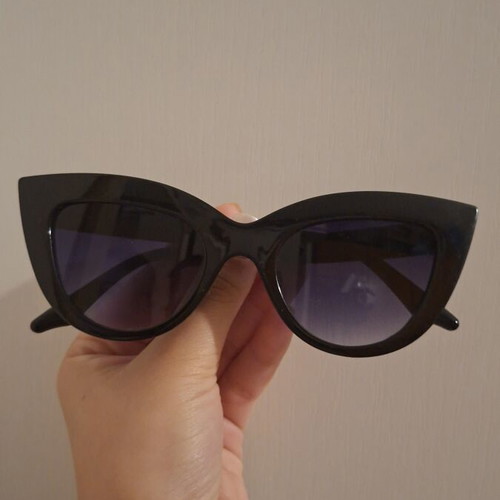 Cat-Eye Sunglasses like new, black vintage retro style