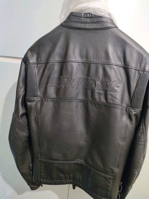 Dainese leather motorcycle jacket used, size 52, short style