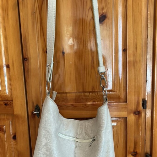 Leather shoulder bag used, white beige