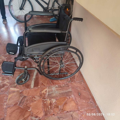 Indoor wheelchair with tripod cane and night container holder like new