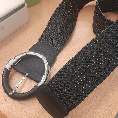 Belt wide with large buckle like new, black
