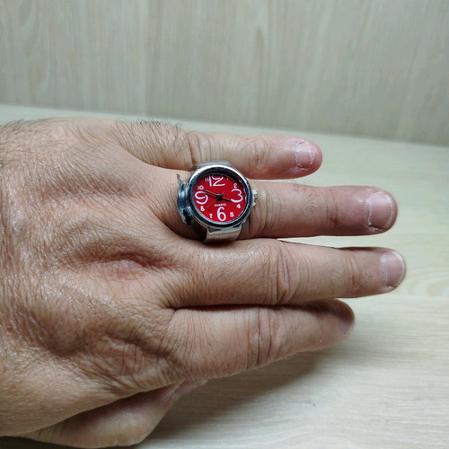 Y2K ring watch new with red dial and elastic bracelet