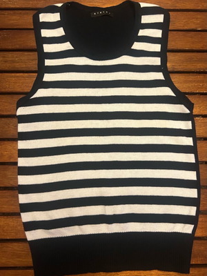Sisley vest like new, thin lightweight 100% cotton knit