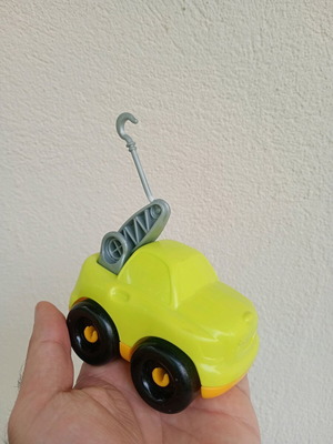 Играчка кран кола употребявана