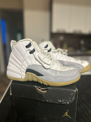 Air Jordan 12 GS Barons like new, size 39, white and beige