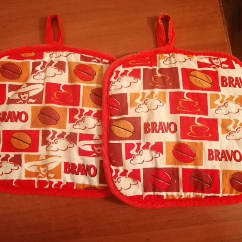 Bravo vintage fabric pot holders used