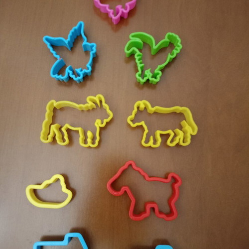Children's Playdough Cutters Set of 9 Animals, Boat & Trucks like new