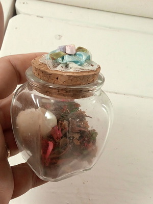 Decorative jar with aromatic set soap and potpourri like new