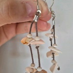 Shell dangling earrings used in excellent condition