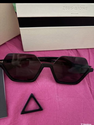 Dione and Zeus sunglasses, black