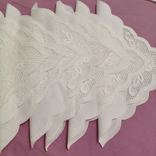 Decorative fabric napkins vintage set of 8 like new