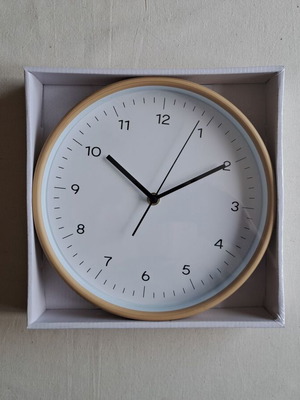 Quartz wall clock, 25 cm diameter, analog
