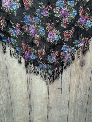 Square pashmina 90 cm with embossed design and fringes, set of 3