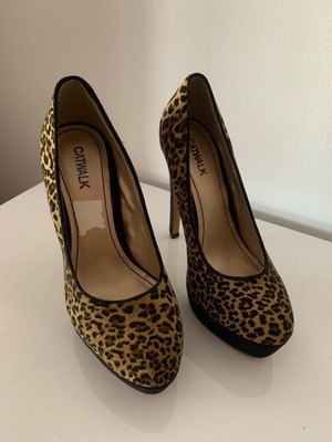 Catwalk tiger print pumps used, size 38