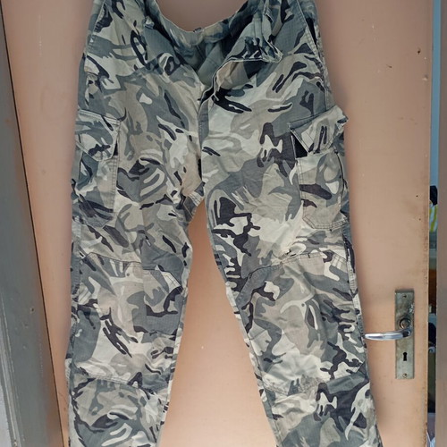 Camouflage vintage army pants size XL used