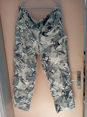 Camouflage vintage army pants size XL used