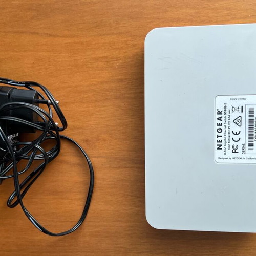 Netgear GS208 8-port gigabit switch lightly used