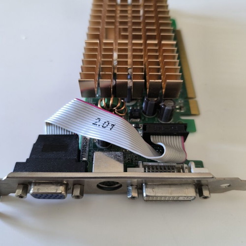 Nvidia GeForce 7300 LE 256MB DDR2 graphics card like new, silent PCIe