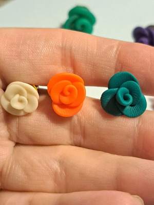 Handmade rose design earring pairs like new, set of 6