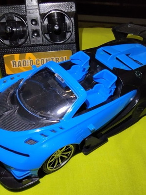 Телекара суперкар 1:18 с дистанционно управление като нов
