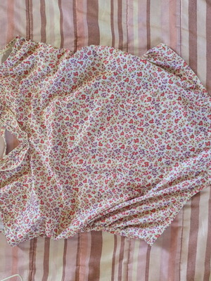 Maternity Swimsuit medium, like new, multicolor