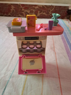 Φούρνος ζαχαροπλαστικής Barbie μεταχειρισμένος με κεκάκια και αξεσουάρ